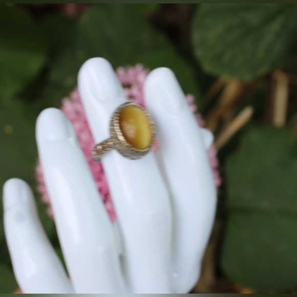 Vintage Tiger Eye Ring - Picture 8 of 16